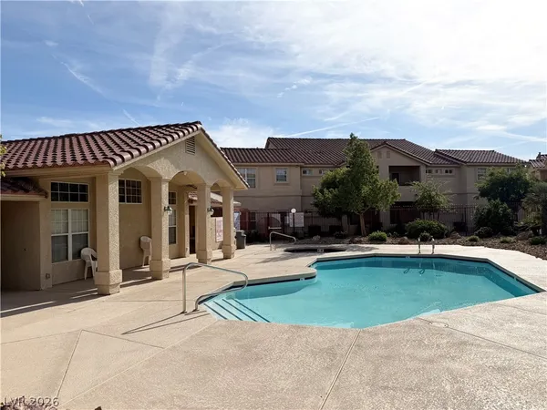 $1,690 | 520 Arrowhead Trail, Unit 924, Henderson, NV 89015