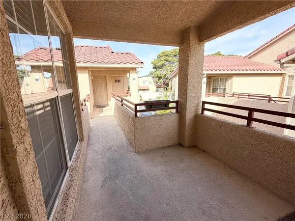 $1,690 | 520 Arrowhead Trail, Unit 924, Henderson, NV 89015