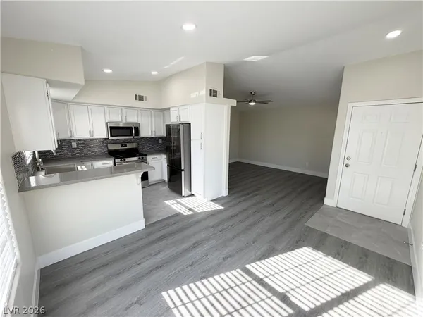 $1,690 | 520 Arrowhead Trail, Unit 924, Henderson, NV 89015