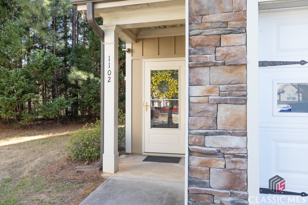 1102 Blackstone Way Atlanta, GA 30339 - Photo 3 of 43 Private Entry