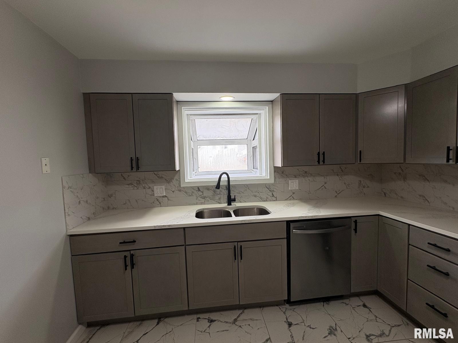 29 Andover Drive Springfield, IL 62704 - Photo 12 of 44