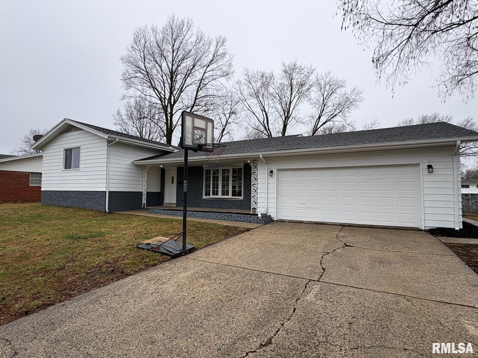 29 Andover Drive Springfield, IL 62704 - Photo 2 of 44