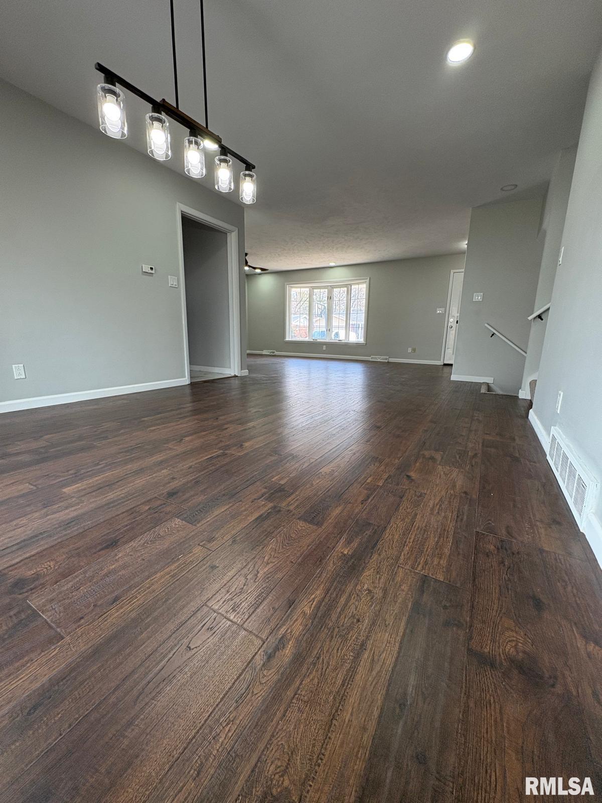 29 Andover Drive Springfield, IL 62704 - Photo 9 of 44