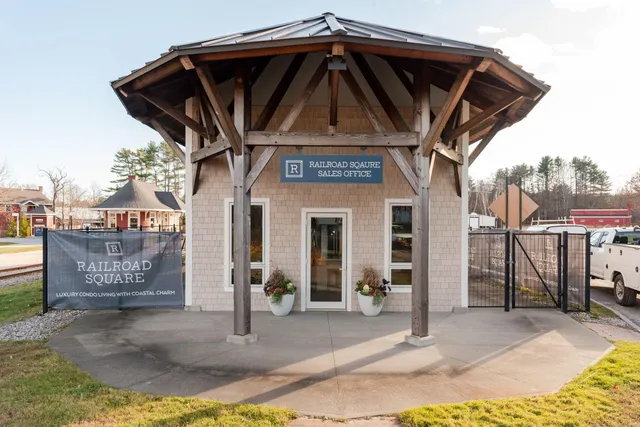 $1,850,000 | 1 Railroad Square, Unit 403, Yarmouth, ME 04096