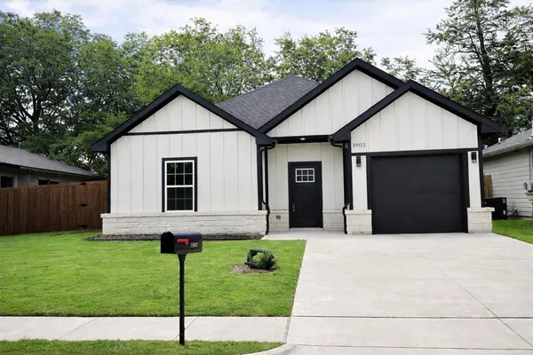 $1,650 | 1903 King Street, Greenville, TX 75401