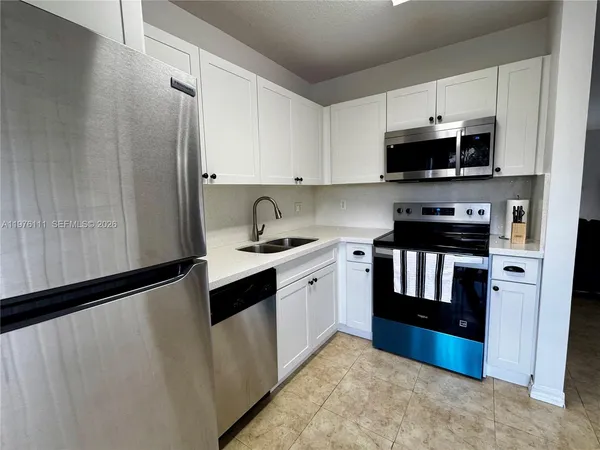 $2,500 | 6676 Southwest 115th Court, Unit 404, Miami, FL 33173