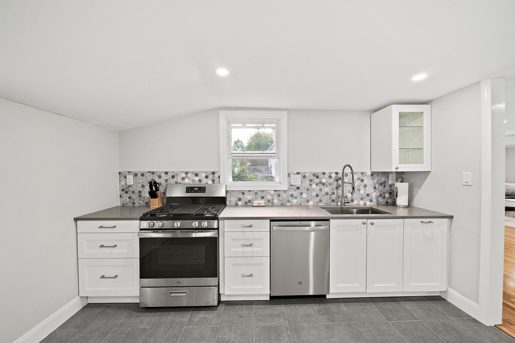 9 Cherry Street Abington, MA 02351 - Photo 10 of 39