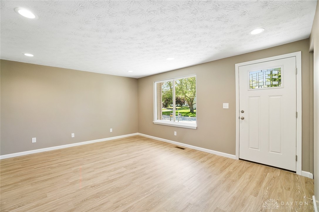 143 Marrett Farm Road Englewood, OH 45322 - Photo 6 of 39 Gallery Image 6