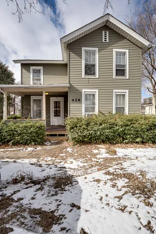 $1,100 | 426 North Lake Street, Unit 2, Aurora, IL 60506