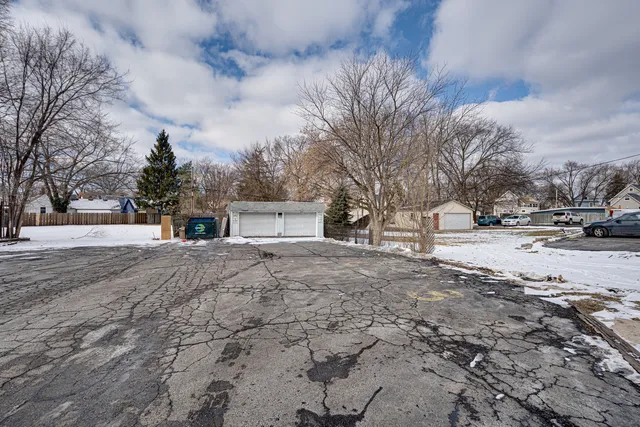 $1,100 | 426 North Lake Street, Unit 2, Aurora, IL 60506