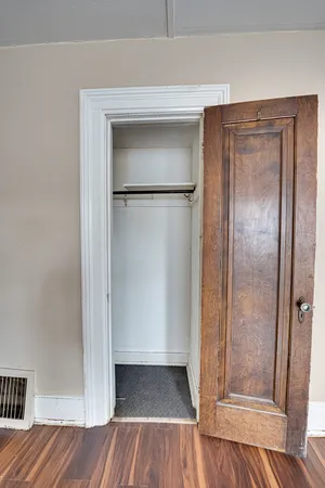 $1,100 | 426 North Lake Street, Unit 2, Aurora, IL 60506