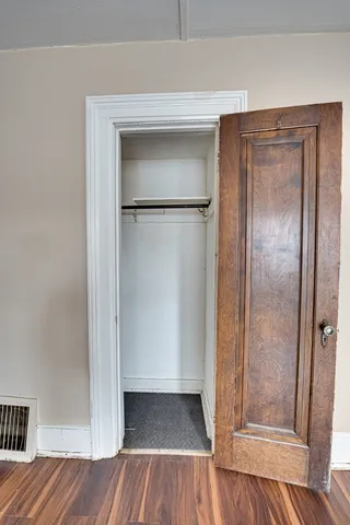 $1,100 | 426 North Lake Street, Unit 2, Aurora, IL 60506