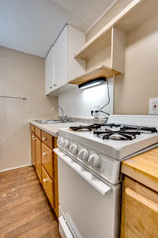 $1,100 | 426 North Lake Street, Unit 2, Aurora, IL 60506