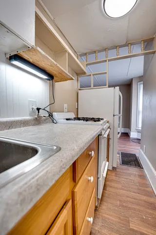 $1,100 | 426 North Lake Street, Unit 2, Aurora, IL 60506