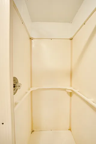 $1,100 | 426 North Lake Street, Unit 2, Aurora, IL 60506