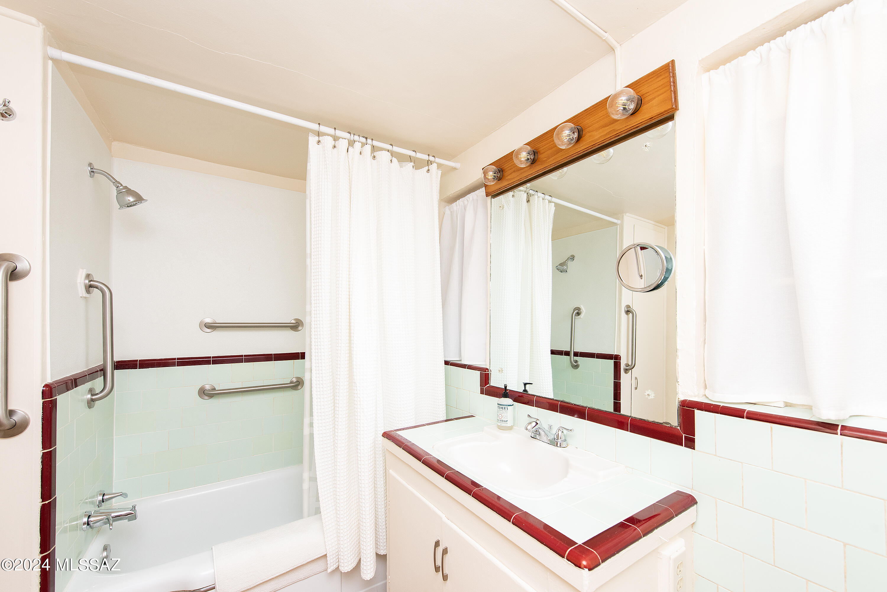 1058 East Roger Road Tucson, AZ 85719 - Photo 12 of 25 Gallery Image 12