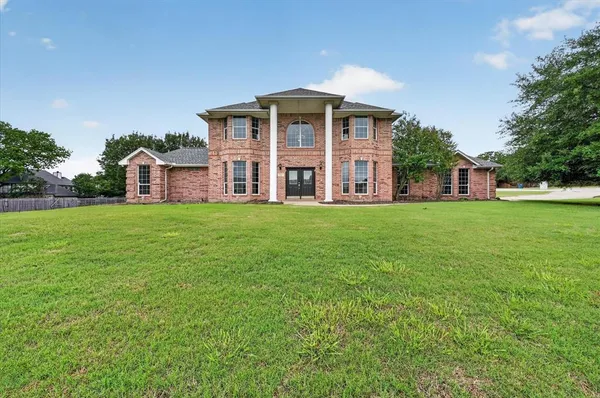 $620,000 | 2212 Summit Drive, Burleson, TX 76028