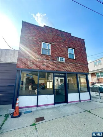 $1,600 | 511 Schuyler Avenue, Kearny, NJ 07032