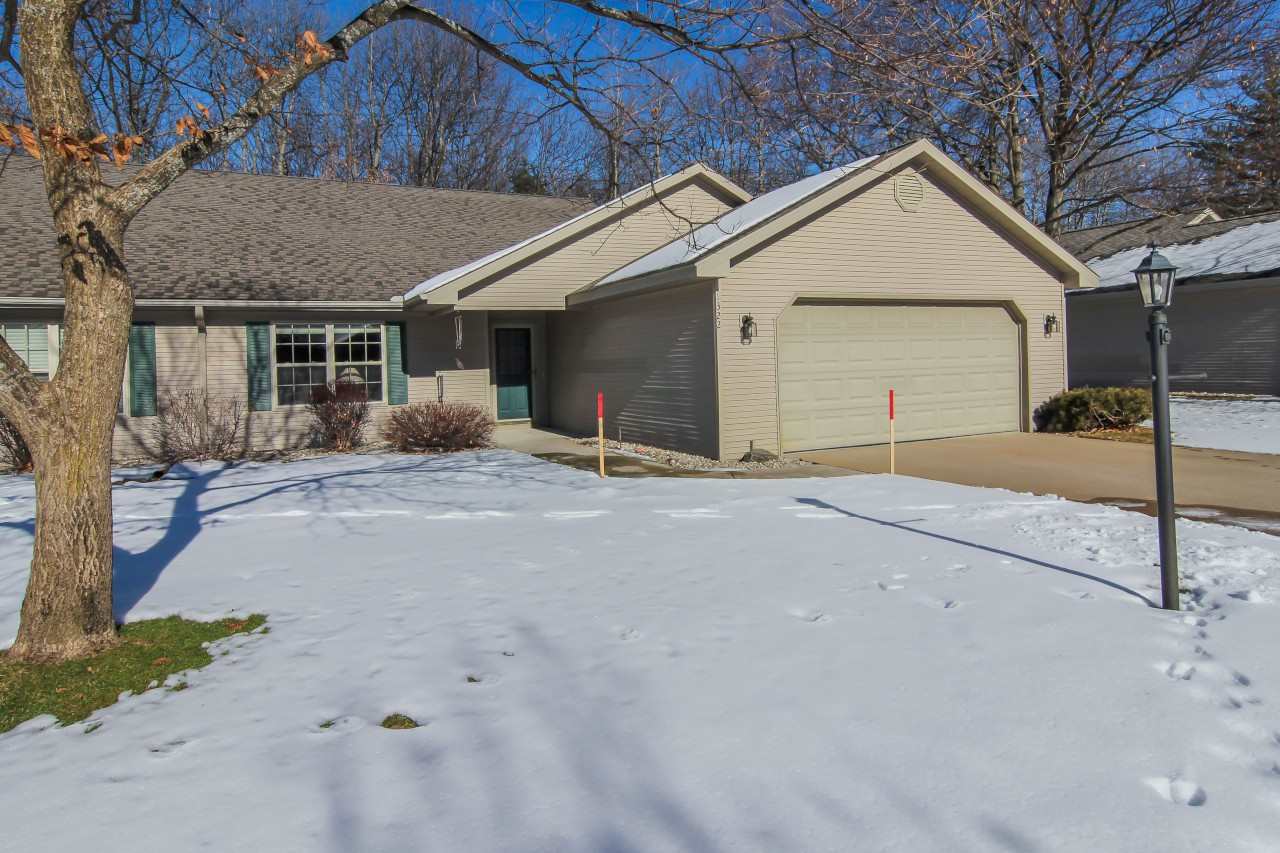 1322 Terra Road Traverse City, MI 49686 - Photo 2 of 37 1883879-1.JPG