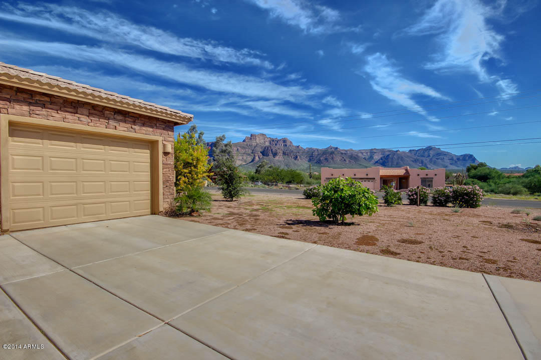 522 South Muleshoe Road Apache Junction, AZ 85119 - Photo 4 of 52 Muleshoe-04