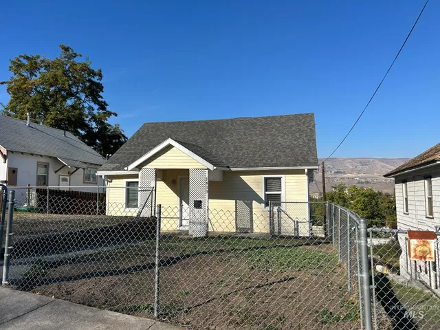 $309,000 | 1413 7th Avenue, Lewiston, ID 83501
