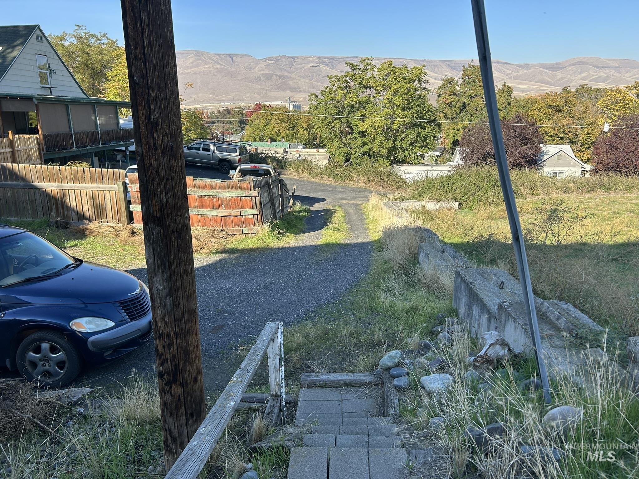 1413 7th Avenue Lewiston, ID 83501 - Photo 15 of 15 View of yard with a mountain view