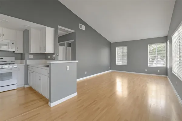 $2,950 | 4212 Vista Panorama Way, Unit 280, Oceanside, CA 92057