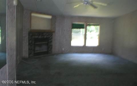 4183 West H Water Road Callahan, FL 32011 - Photo 2 of 3 LIVING RM