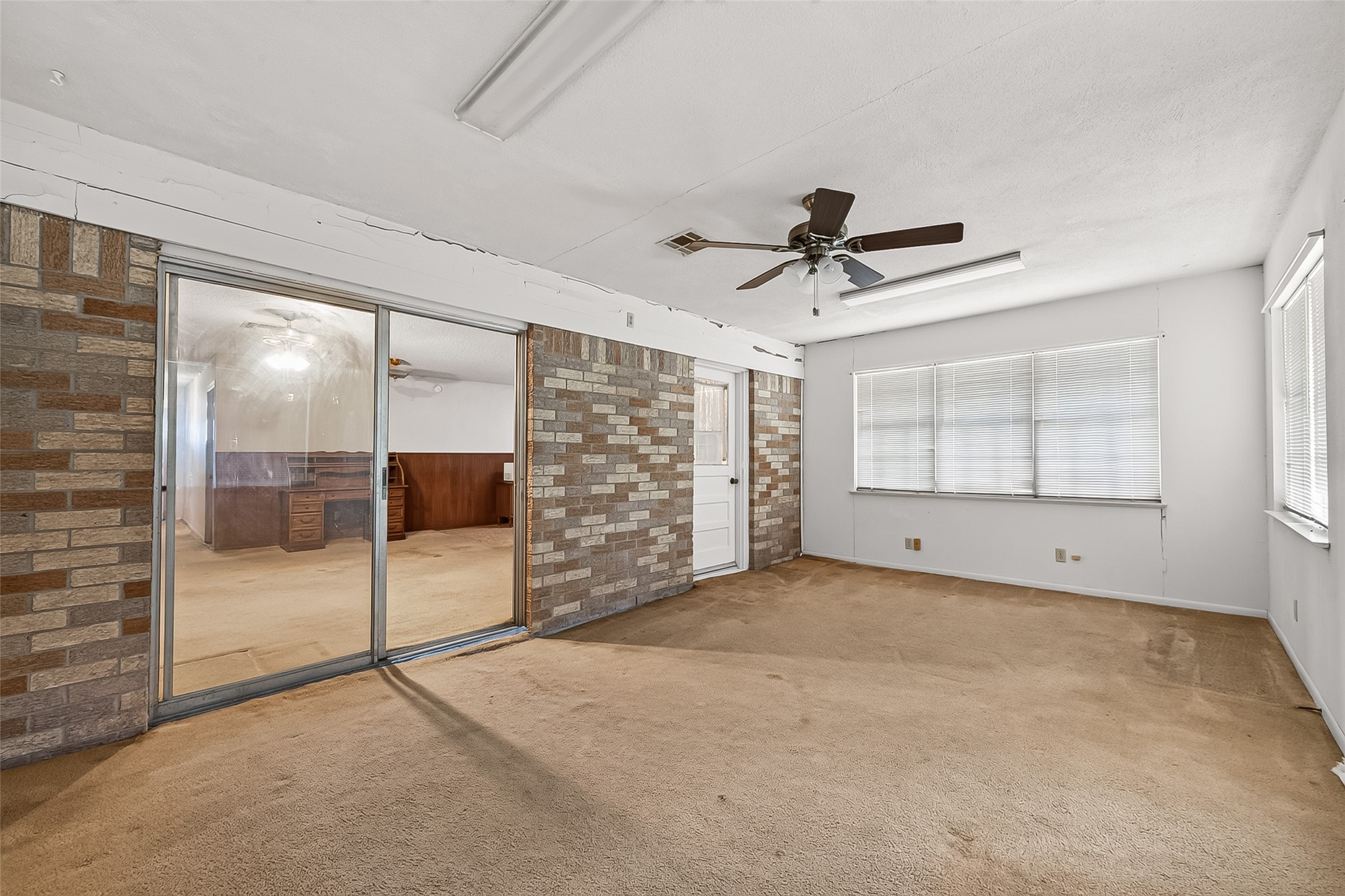 11105 Needville Fairchilds Road Needville, TX 77461 - Photo 21 of 24 a view of empty room with windows