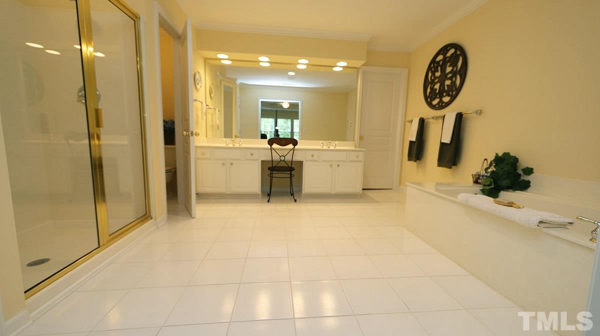 3611 Lion Ridge Court Raleigh, NC 27612 - Photo 16 of 20