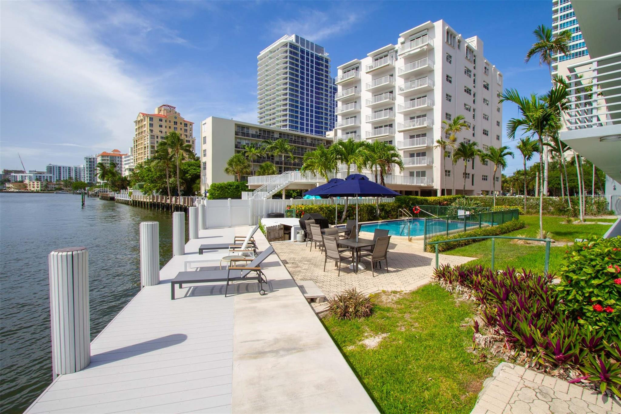 9 North Birch Rd Unit 303  