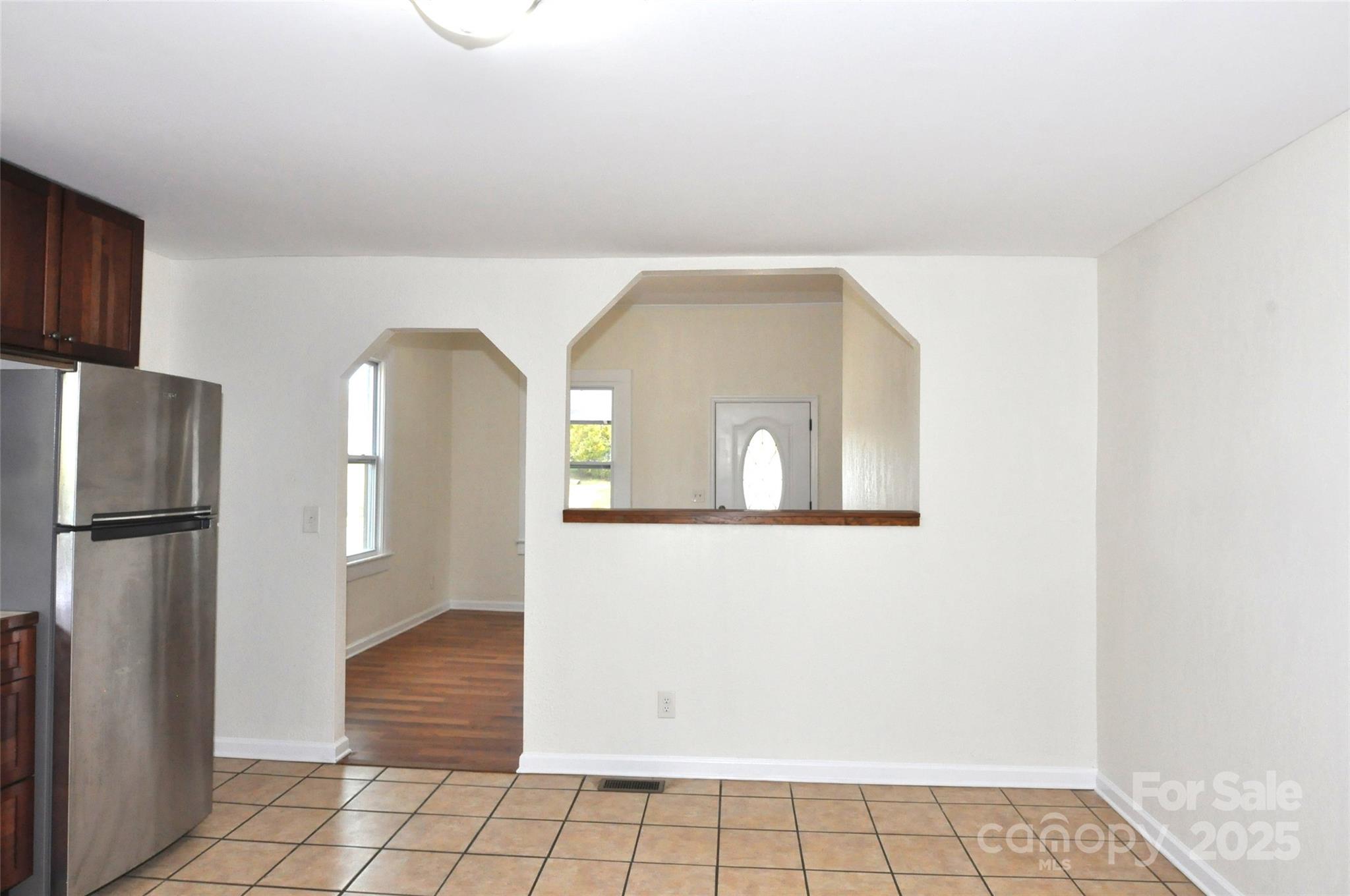 538 Pinckney Road Chester, SC 29706 - Photo 27 of 33 a view of a livingroom with wooden floor
