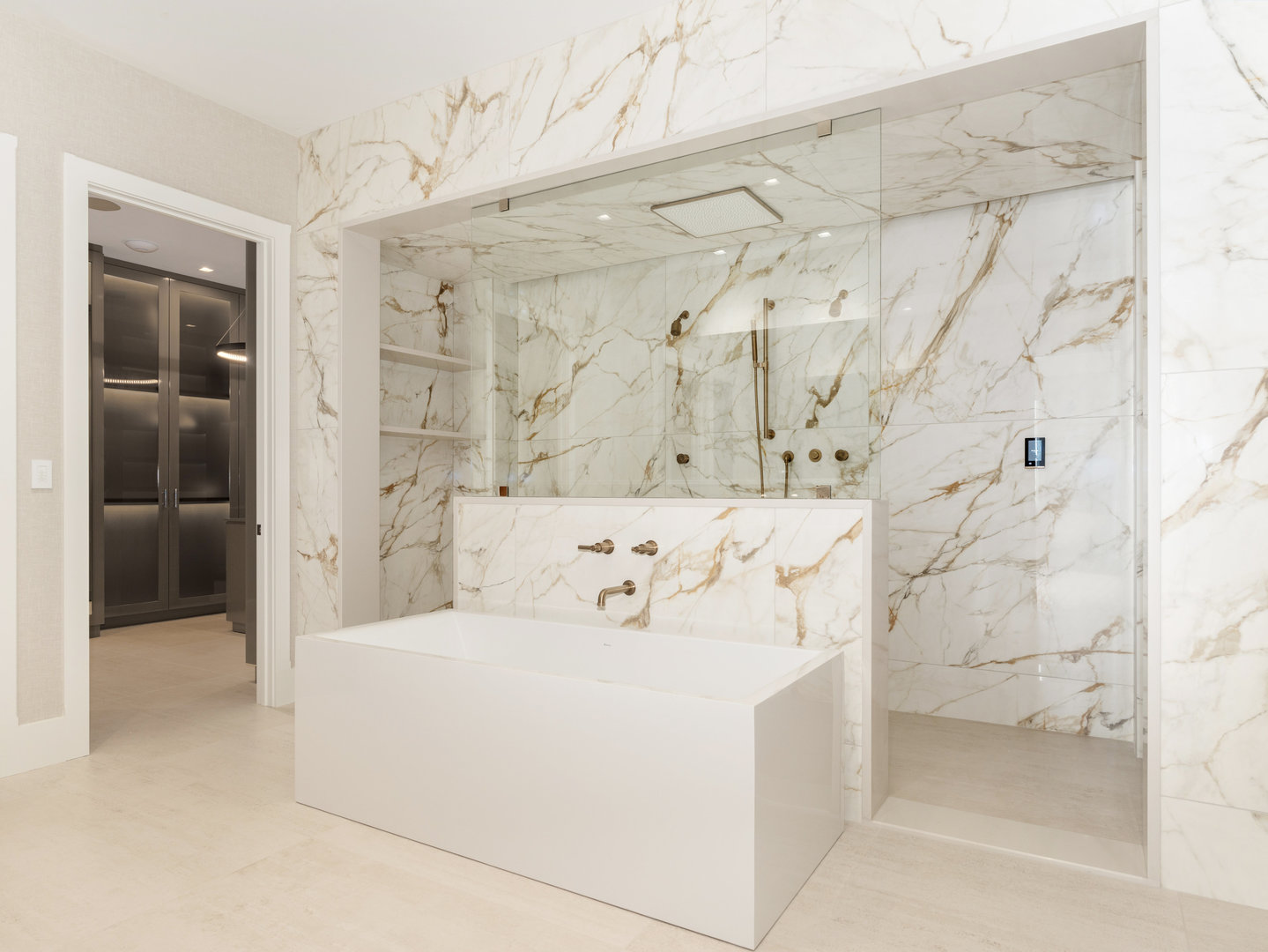 10 Illinois Street, Unit 5A St. Charles, IL 60174 - Photo 28 of 46 a en suite bathroom with a sink and shower