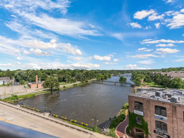 $3,235,000 | 10 Illinois Street, Unit 5A, St. Charles, IL 60174