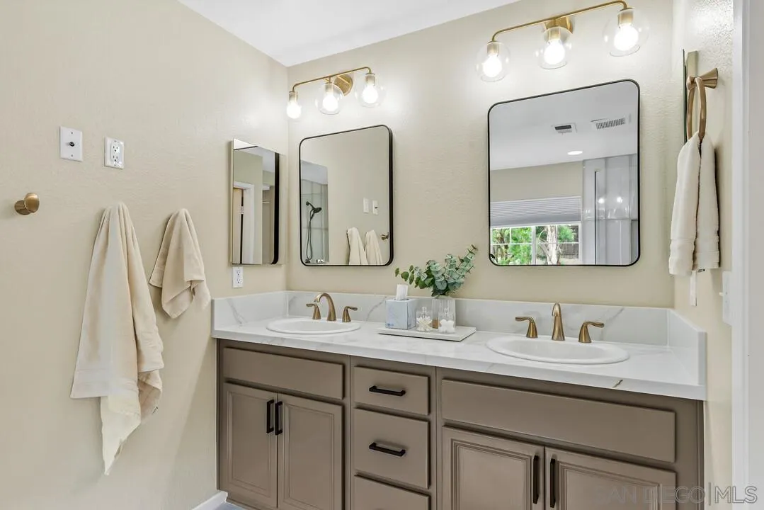 1084 Greenway Road Oceanside, CA 92057 - Photo 17 of 21
