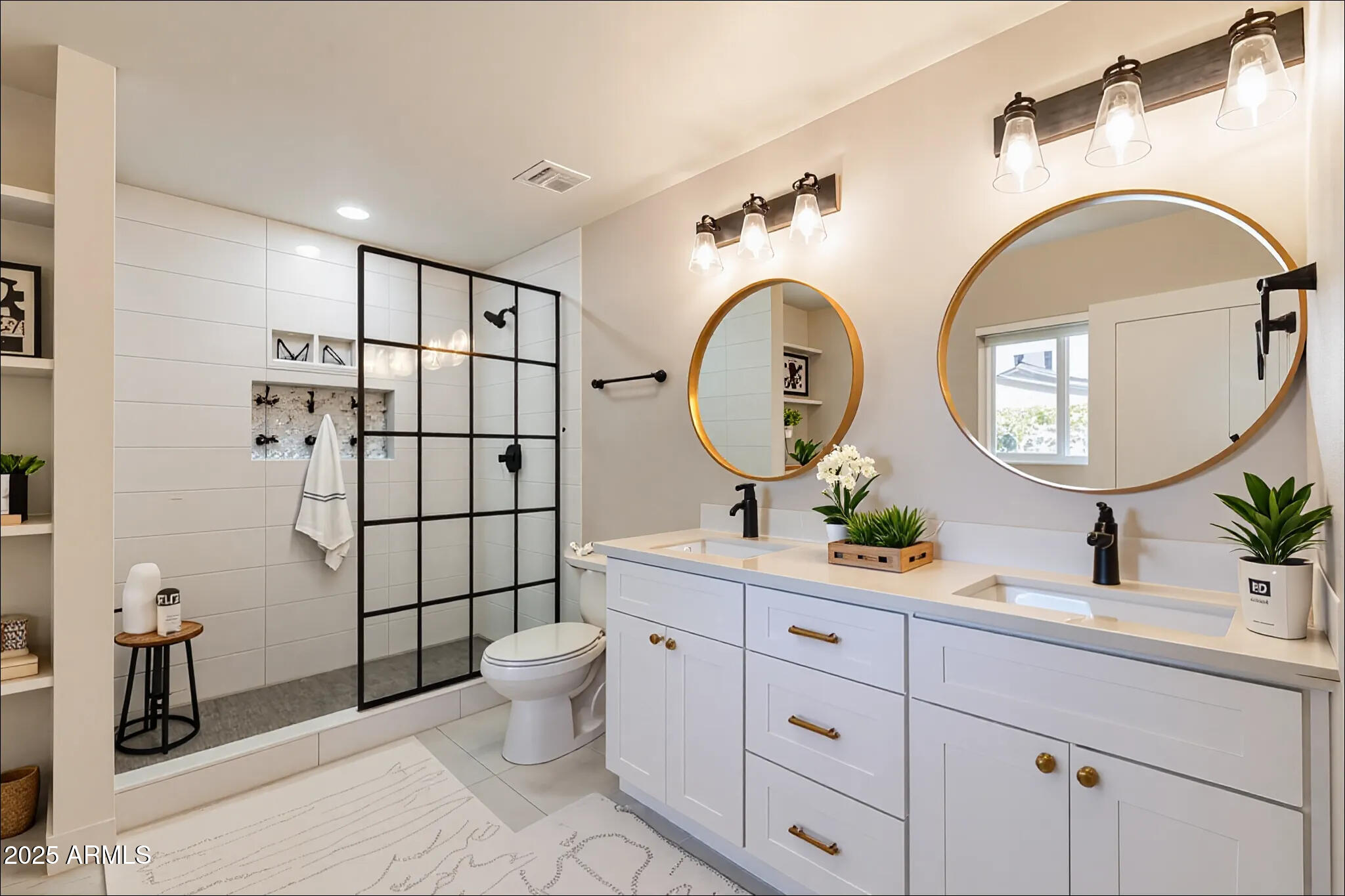 8202 East Piccadilly Road Scottsdale, AZ 85251 - Photo 5 of 35 Primary Bathroom