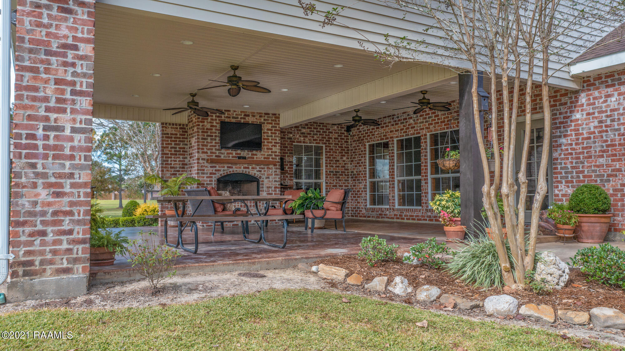 1111 Rue Des Babineaux Road Scott, LA 70583 - Photo 21 of 30 Covered Patio