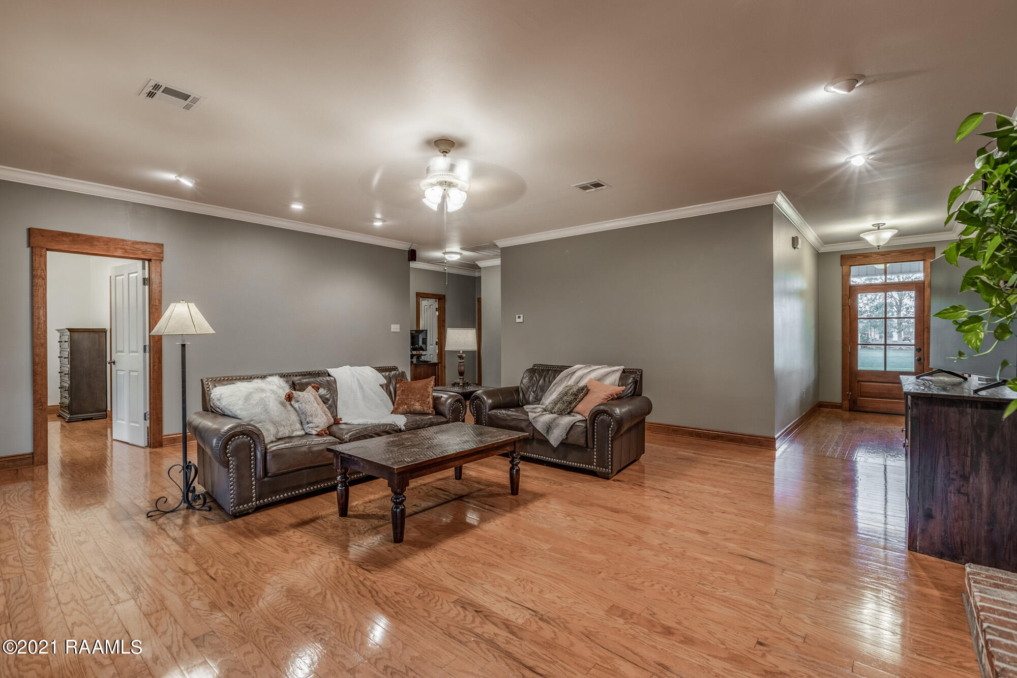 1111 Rue Des Babineaux Road Scott, LA 70583 - Photo 3 of 30 Living Room