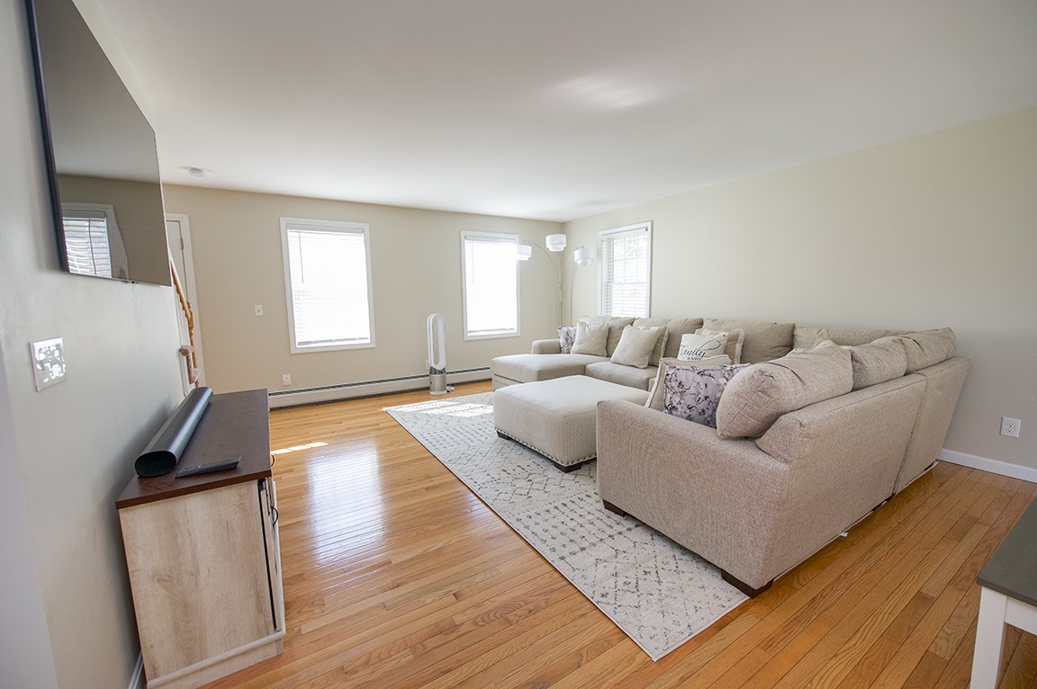 5 Elizabeth Road Sandown, NH 03873 - Photo 11 of 35