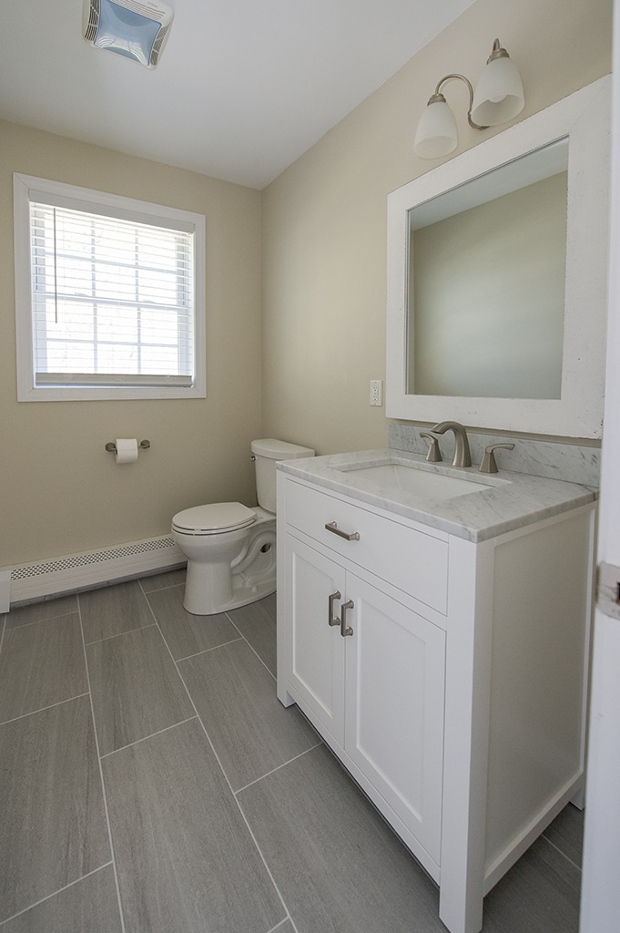5 Elizabeth Road Sandown, NH 03873 - Photo 15 of 35