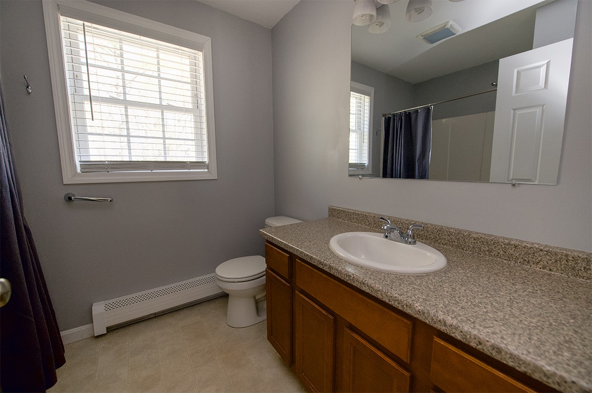 5 Elizabeth Road Sandown, NH 03873 - Photo 22 of 35
