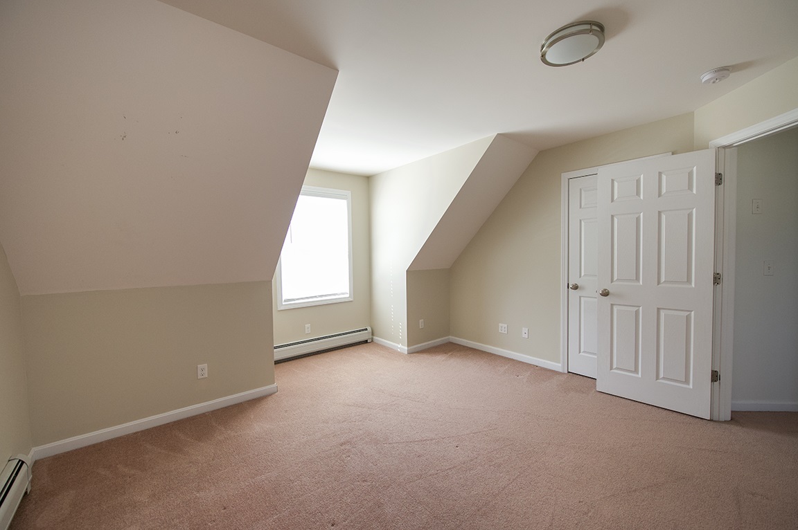 5 Elizabeth Road Sandown, NH 03873 - Photo 23 of 35