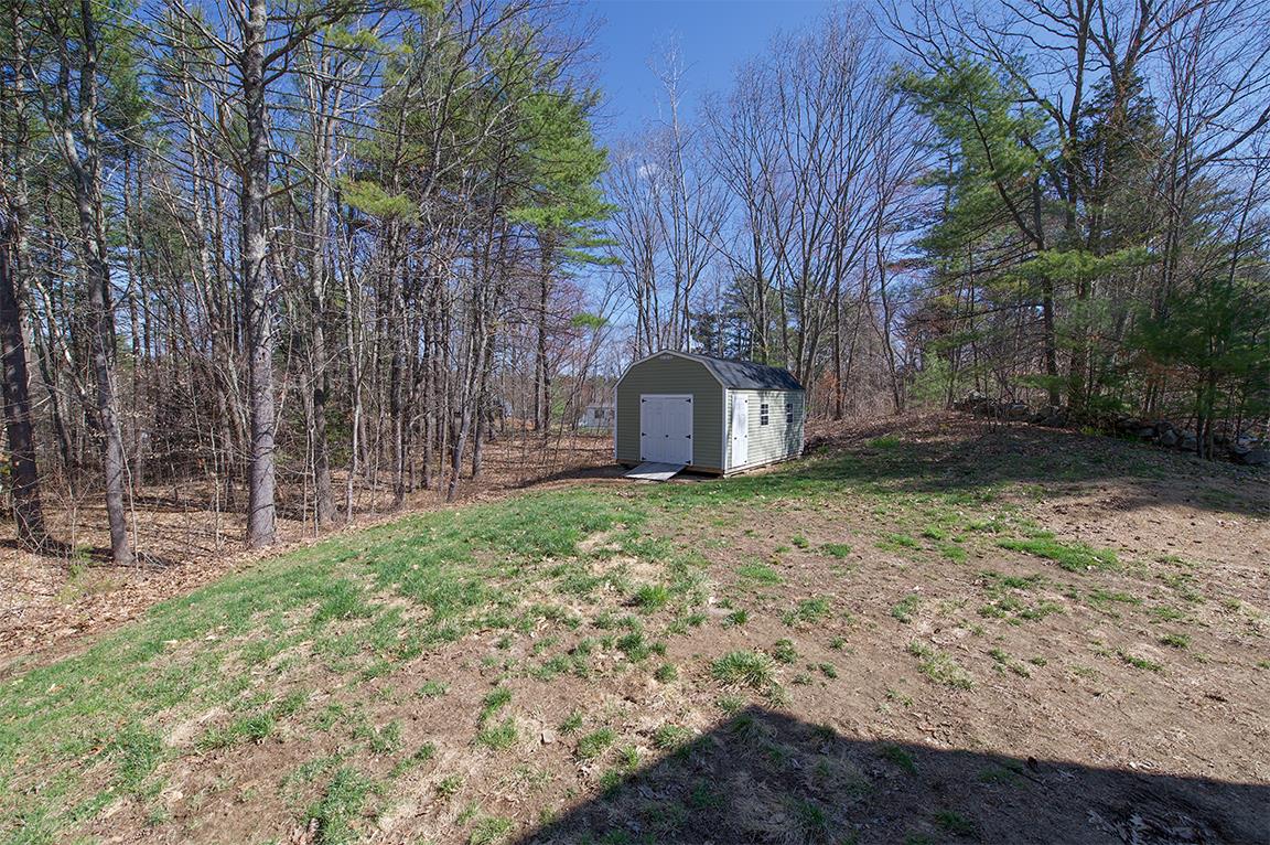 5 Elizabeth Road Sandown, NH 03873 - Photo 33 of 35