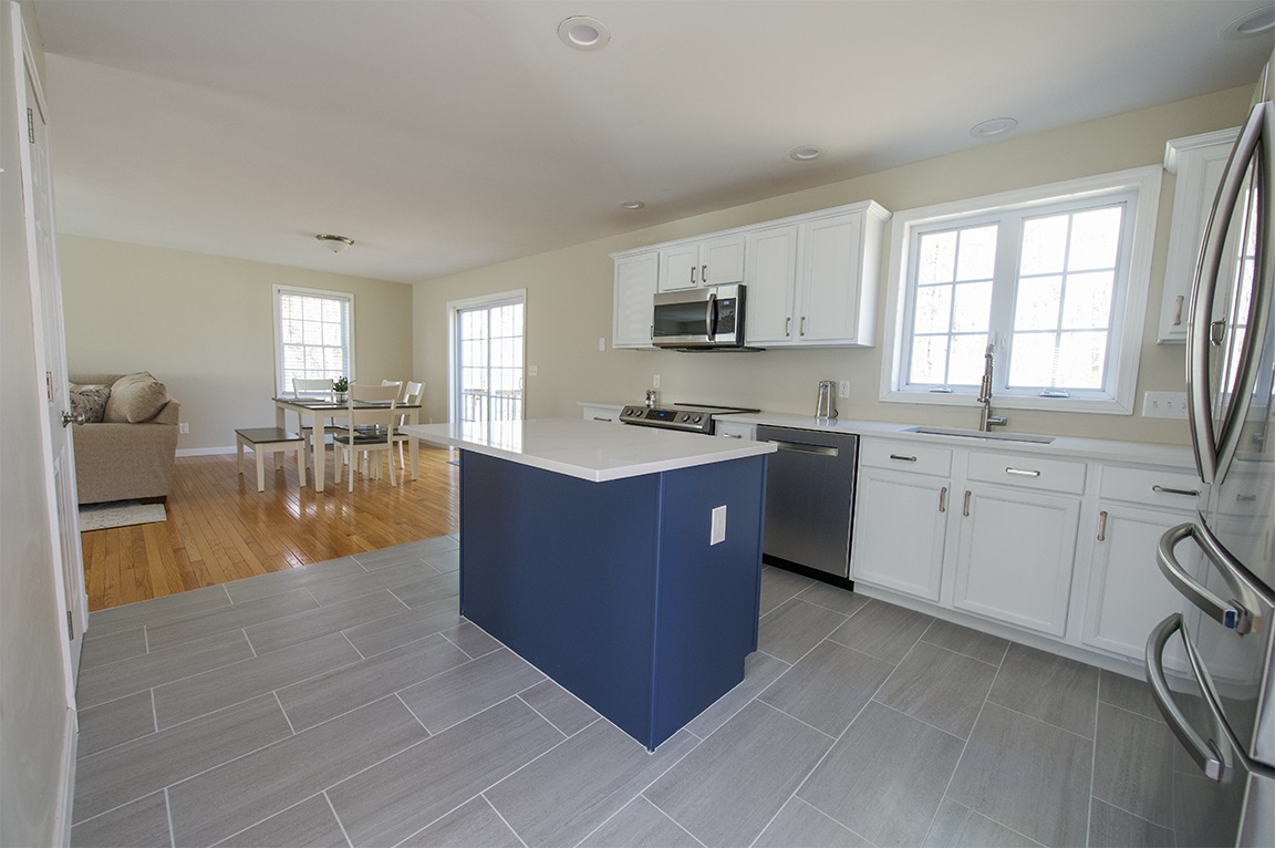 5 Elizabeth Road Sandown, NH 03873 - Photo 5 of 35