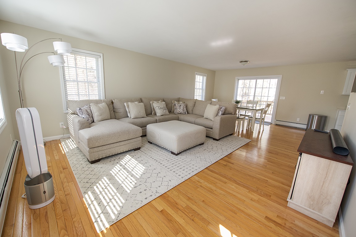 5 Elizabeth Road Sandown, NH 03873 - Photo 10 of 35
