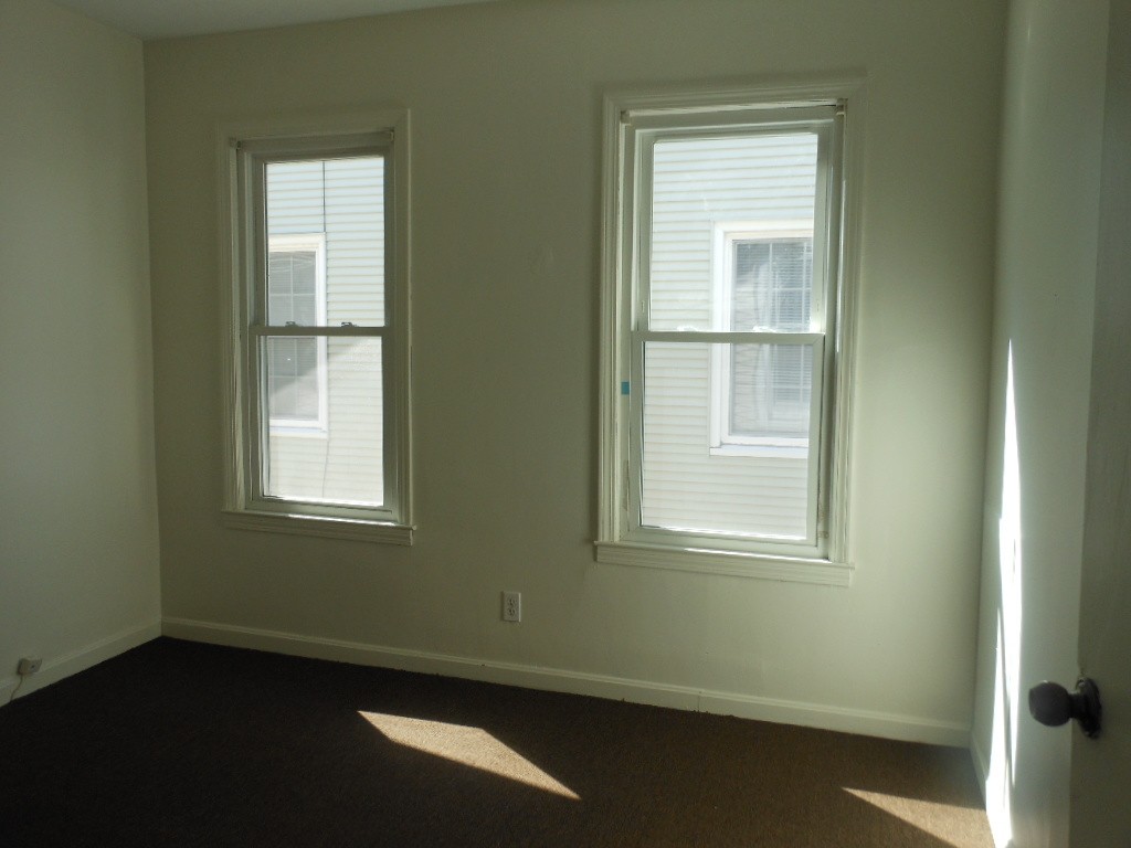 31 Osborne Terrace Springfield, MA 01104 - Photo 10 of 17 Gallery Image 10