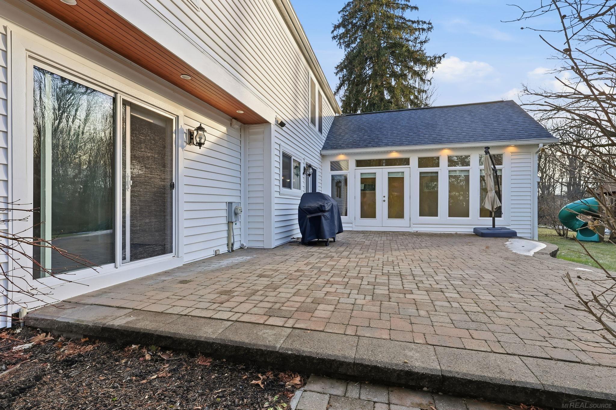1193 Barneswood Lane Rochester, MI 48306 - Photo 42 of 45 50197461-cf1c78b3-e5fd-451a-afb3-16b24b0e863a.JPG