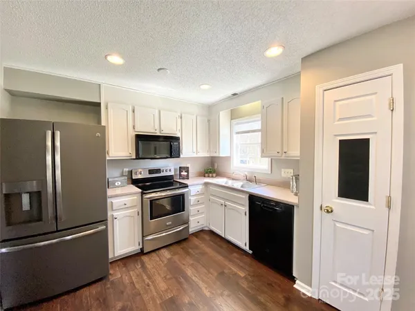 $1,795 | 15 Linestowe Drive, Belmont, NC 28012