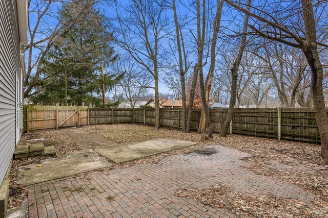 $145,000 | 1402 Stout Drive, Urbana, IL 61802