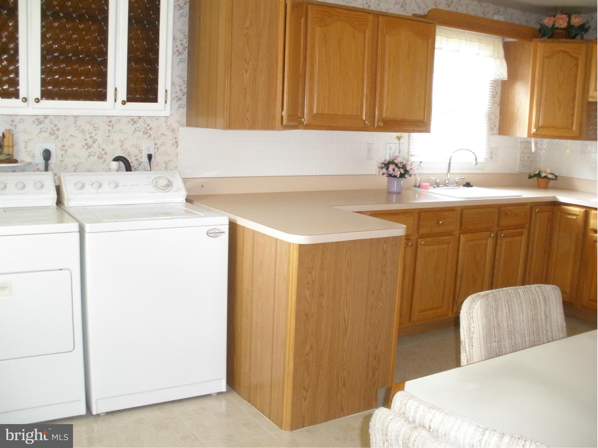 9506 Gunview Road Baltimore, MD 21236 - Photo 5 of 25 Kitchen